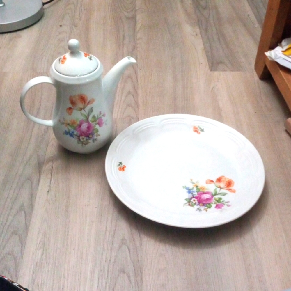 2 RARE KAHLA GDR PORCELAIN PIECES